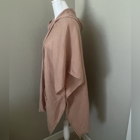 NWOT LOFT Sweater - Picture 2 of 3